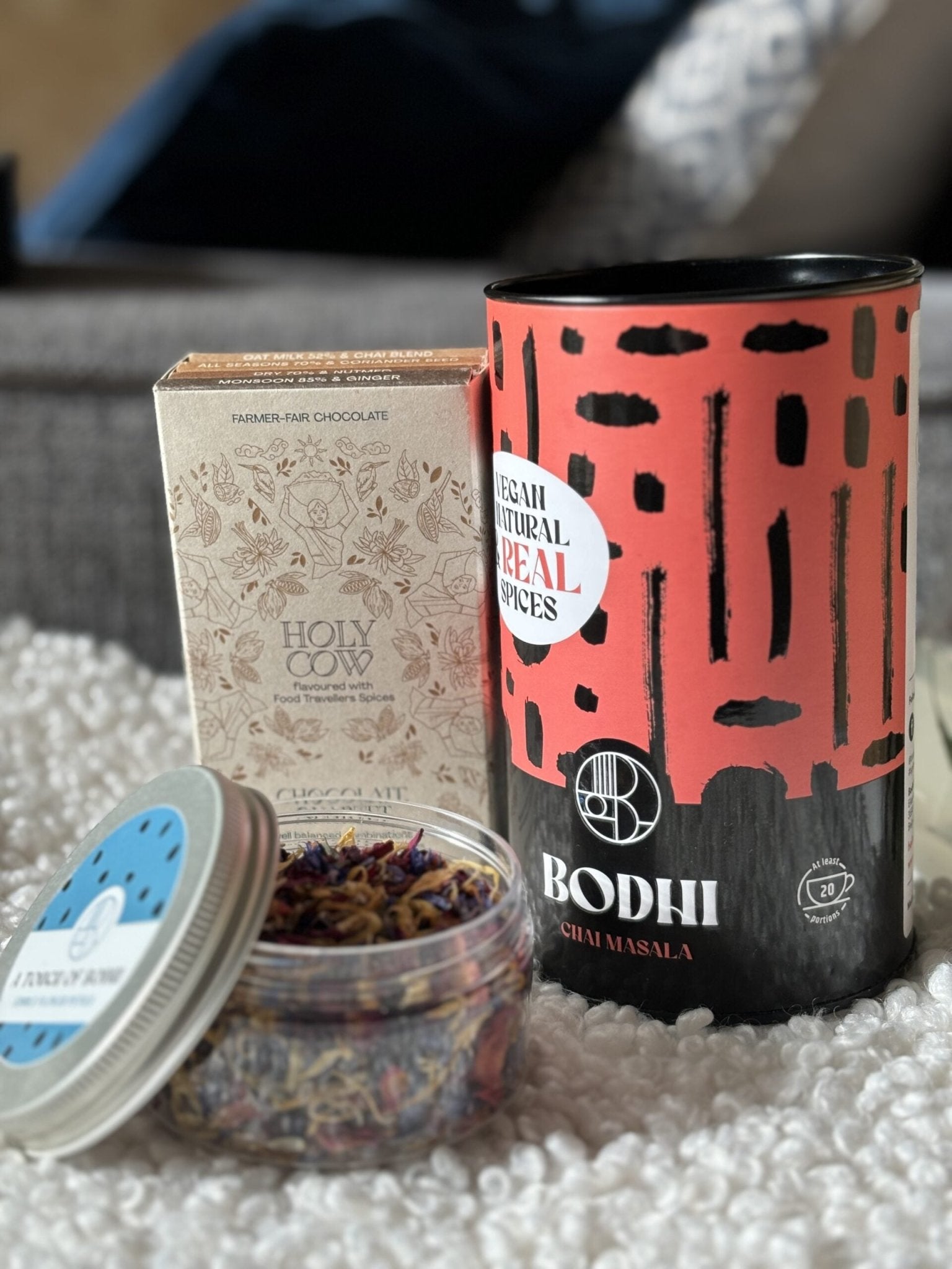 Sweet & Spiced Gift Set - Bodhi Drinks Matcha Vanilla - Cadeau, geschenkidee, gift idea, mothersday, easter, pasen, kerstmis, Christmas, birthday, verjaardag , healthy, chocolate with chai, chai, golden chai and matcha vanilla , latte , real spices